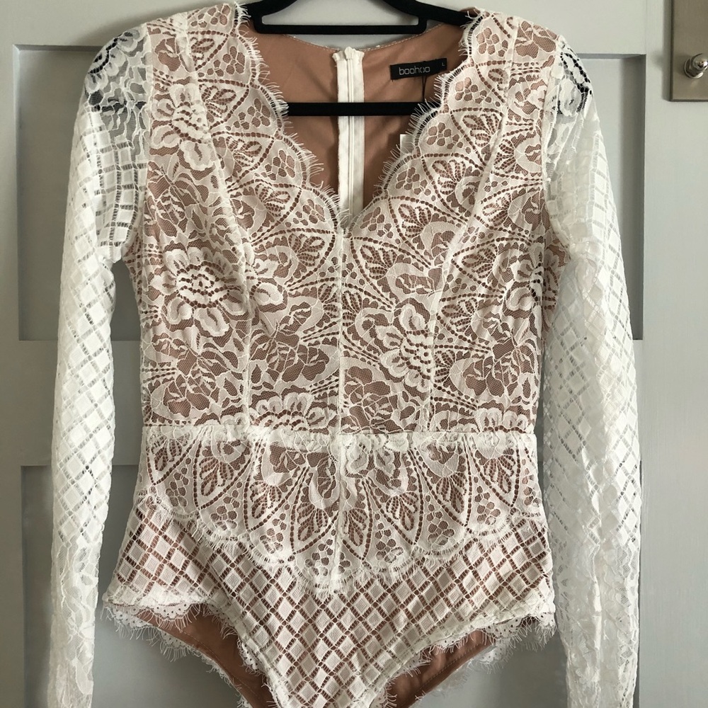 Boohoo white eyelash lace long sleeve bodysuit